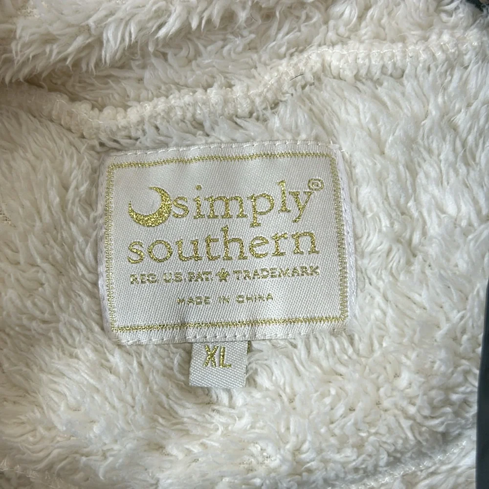 Simply Southern‎ Women’s White & Green Pullover Sherpa Size XL